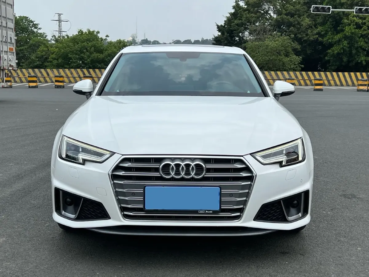 2019 Audi A4L 2.0T 190HP L4 7DCT,autocango,china used car exporter,china ev exporter,chinese used car exporter,chinese used ev exporter