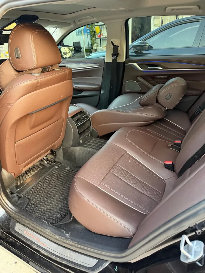 2022 BMW 5 Series 2.0T 252HP L4 8AT,autocango,china used car exporter,china ev exporter,chinese used car exporter,chinese used ev exporter