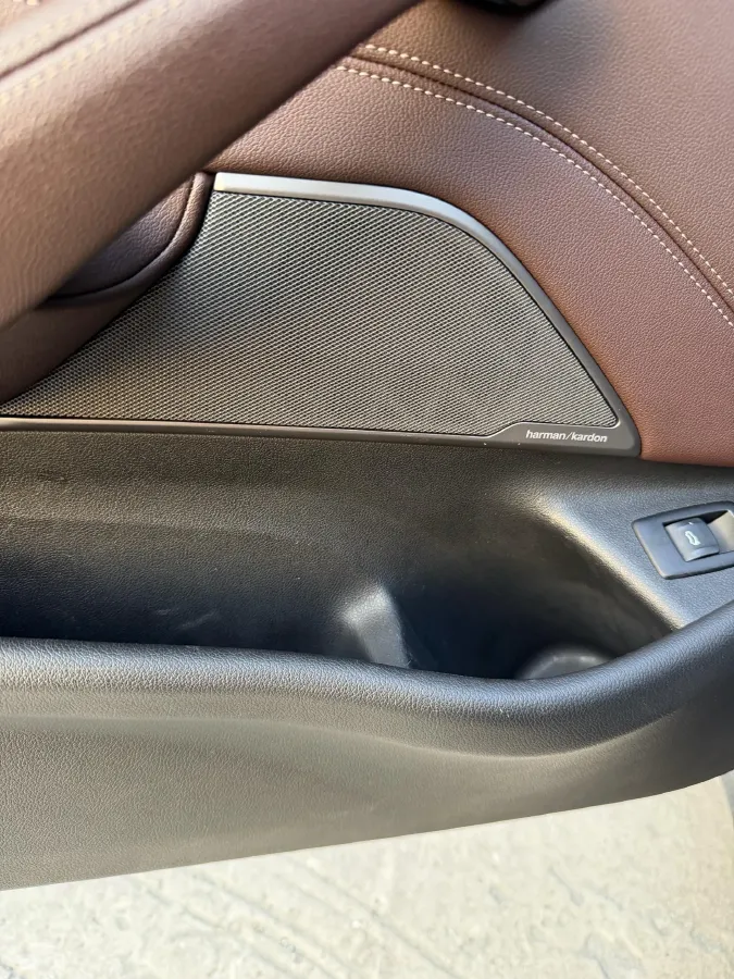 2022 BMW 5 Series 2.0T 252HP L4 8AT,autocango,china used car exporter,china ev exporter,chinese used car exporter,chinese used ev exporter