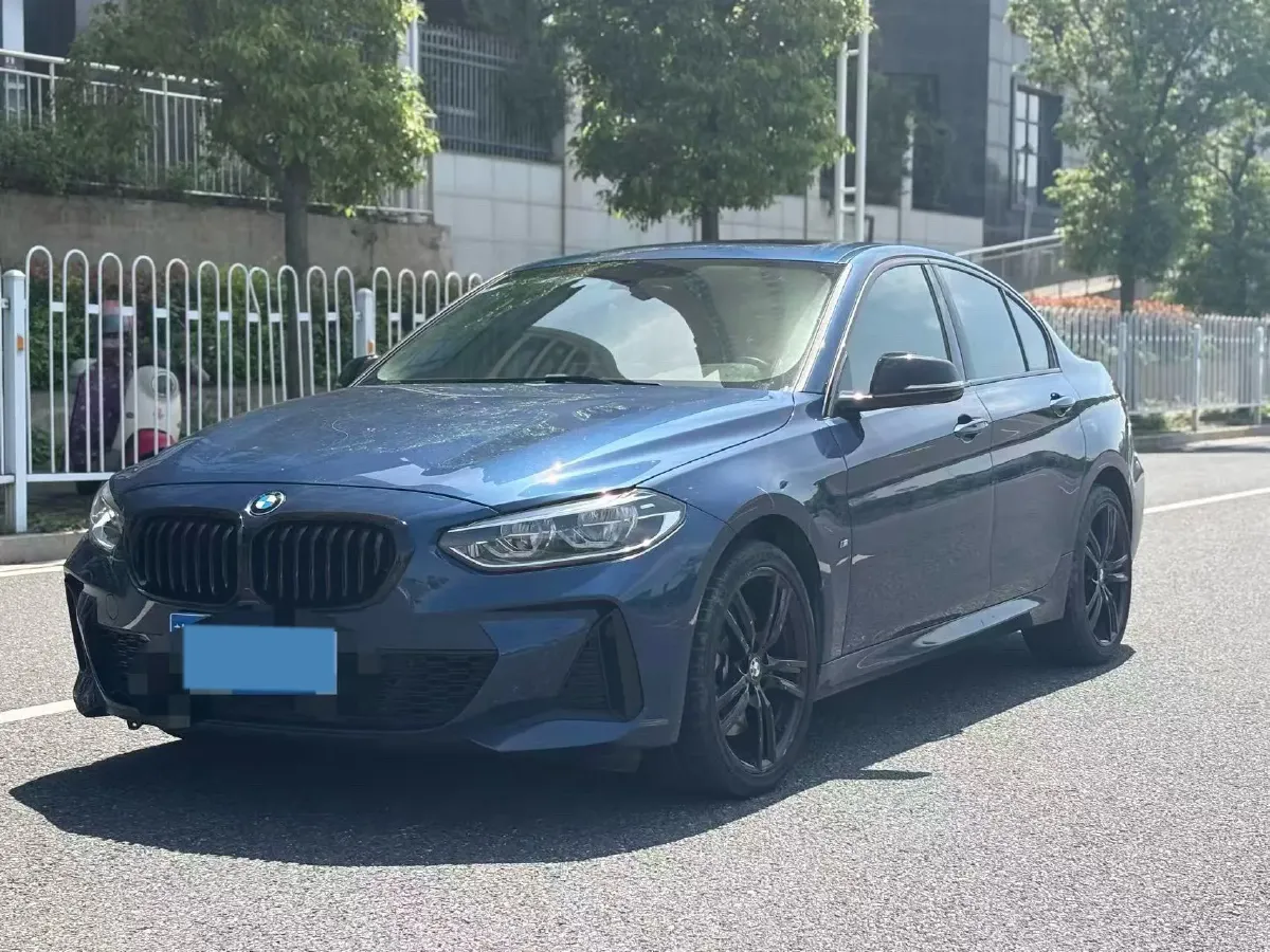 2023 BMW 1 Series 2.0T 178HP L4 7DCT,autocango,china used car exporter,china ev exporter,chinese used car exporter,chinese used ev exporter