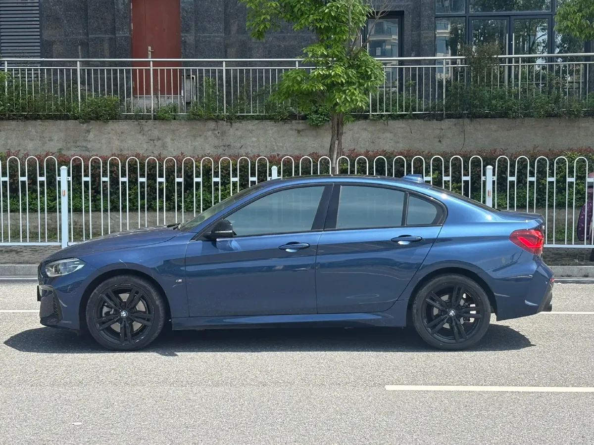 2023 BMW 1 Series 2.0T 178HP L4 7DCT,autocango,china used car exporter,china ev exporter,chinese used car exporter,chinese used ev exporter