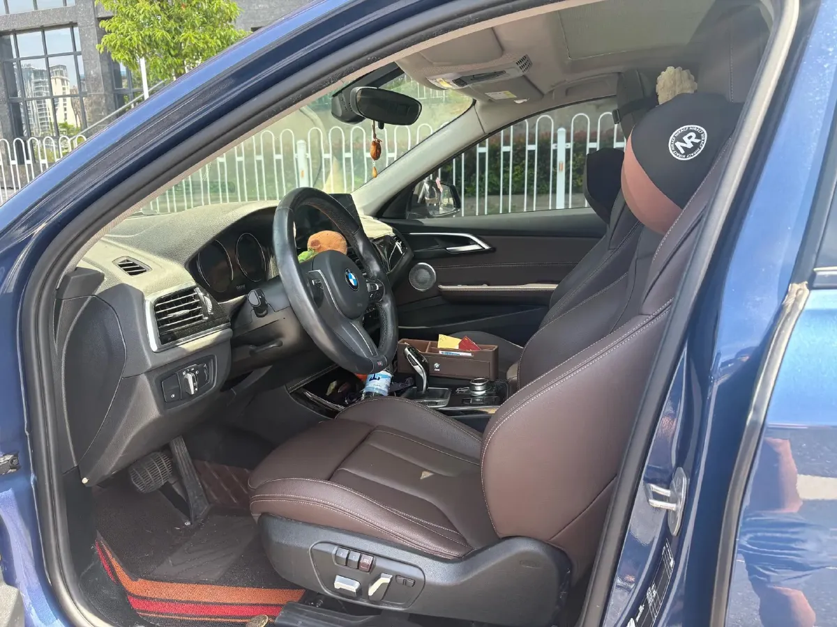 2023 BMW 1 Series 2.0T 178HP L4 7DCT,autocango,china used car exporter,china ev exporter,chinese used car exporter,chinese used ev exporter