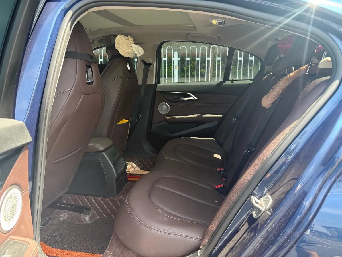 2023 BMW 1 Series 2.0T 178HP L4 7DCT,autocango,china used car exporter,china ev exporter,chinese used car exporter,chinese used ev exporter