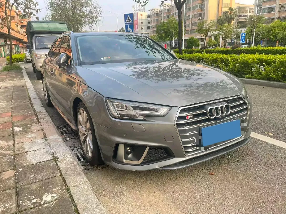 2020 Audi A4 2.0T 190HP L4 7DCT,autocango,china used car exporter,china ev exporter,chinese used car exporter,chinese used ev exporter