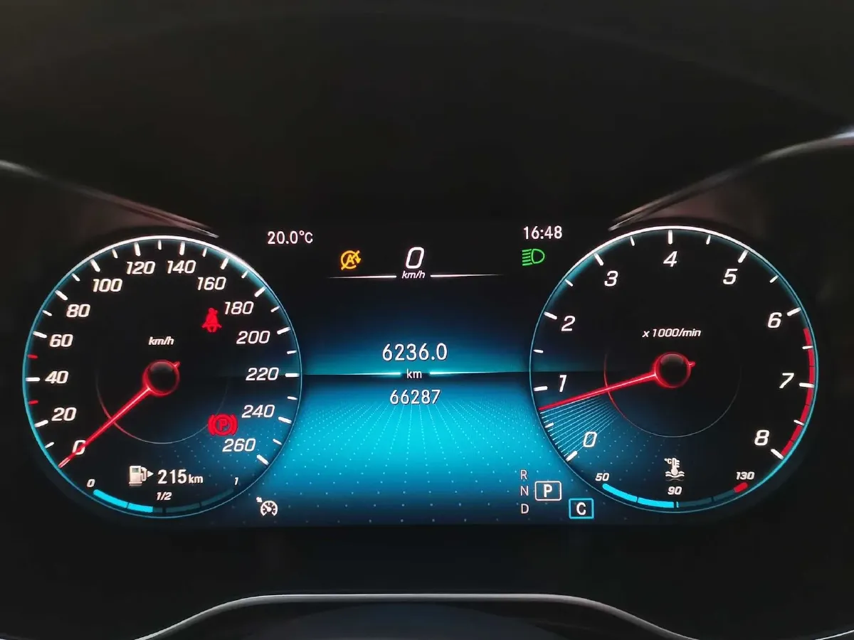 2021 Mercedes-Benz GLC Class 2.0T 197HP L4 9AT,autocango,china used car exporter,china ev exporter,chinese used car exporter,chinese used ev exporter