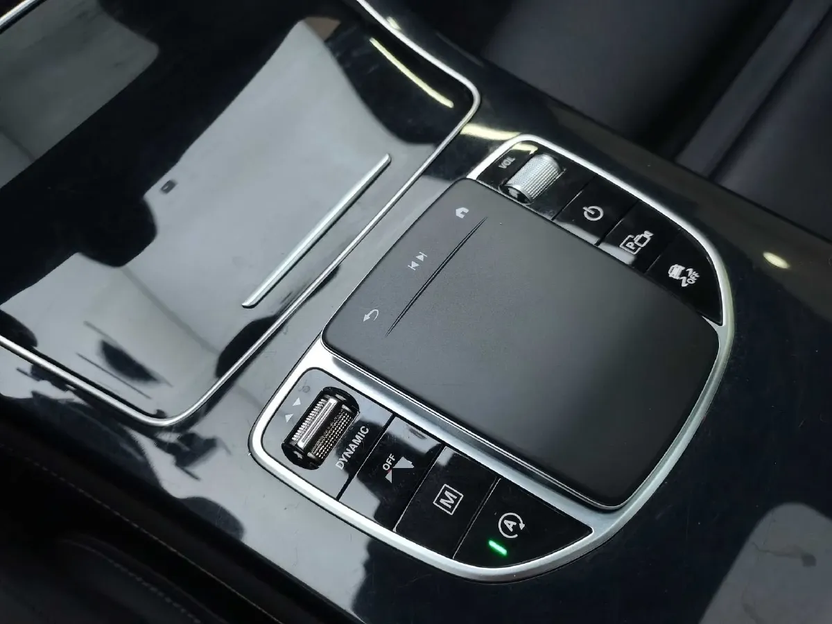 2021 Mercedes-Benz GLC Class 2.0T 197HP L4 9AT,autocango,china used car exporter,china ev exporter,chinese used car exporter,chinese used ev exporter