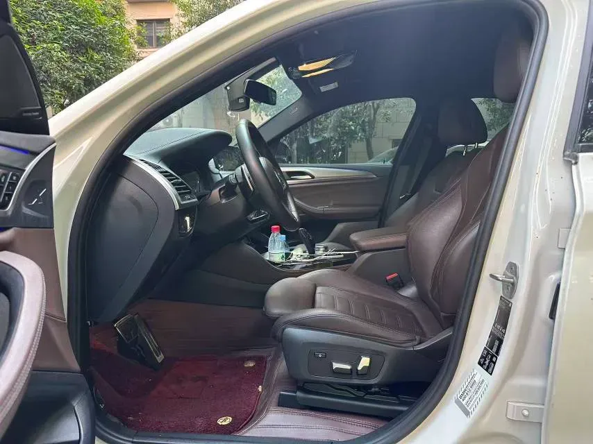 2021 BMW X4 2.0T 184HP L4 8AT,autocango,china used car exporter,china ev exporter,chinese used car exporter,chinese used ev exporter