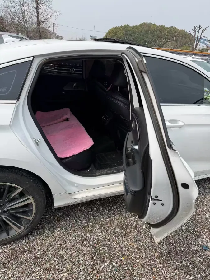 2025 Chery Arrizo 8 1.6T 197HP L4 7DCT,autocango,china used car exporter,china ev exporter,chinese used car exporter,chinese used ev exporter