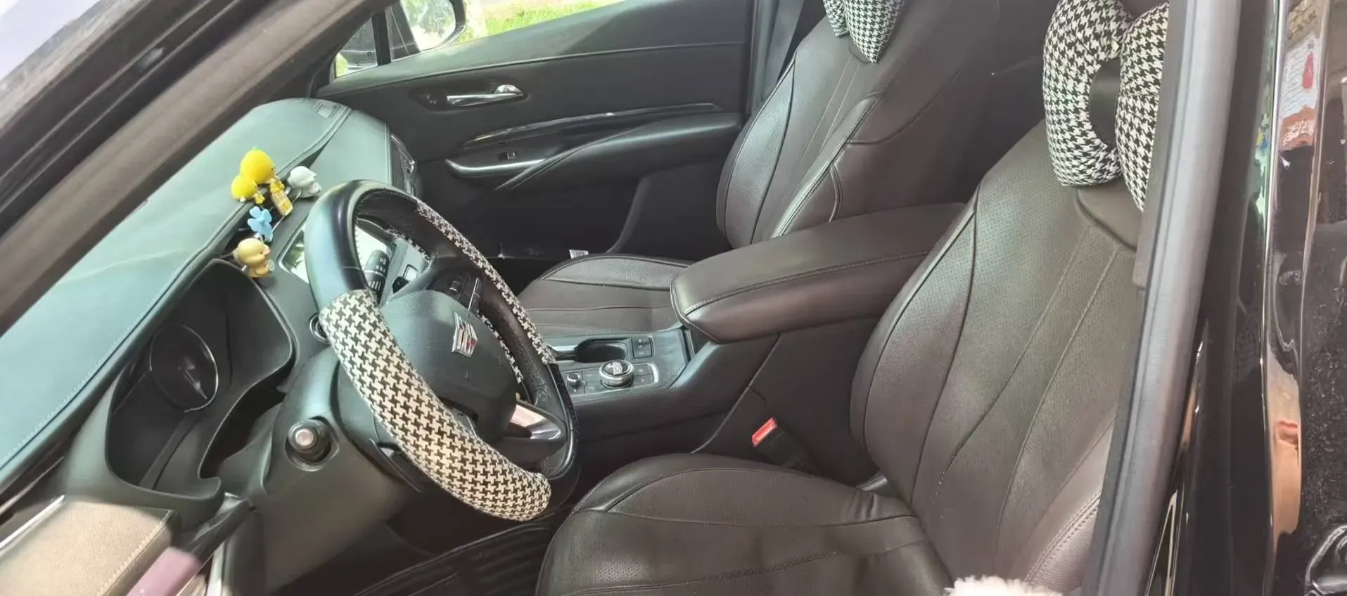 2020 Cadillac XT4 2.0T 241HP L4 9AT,autocango,china used car exporter,china ev exporter,chinese used car exporter,chinese used ev exporter