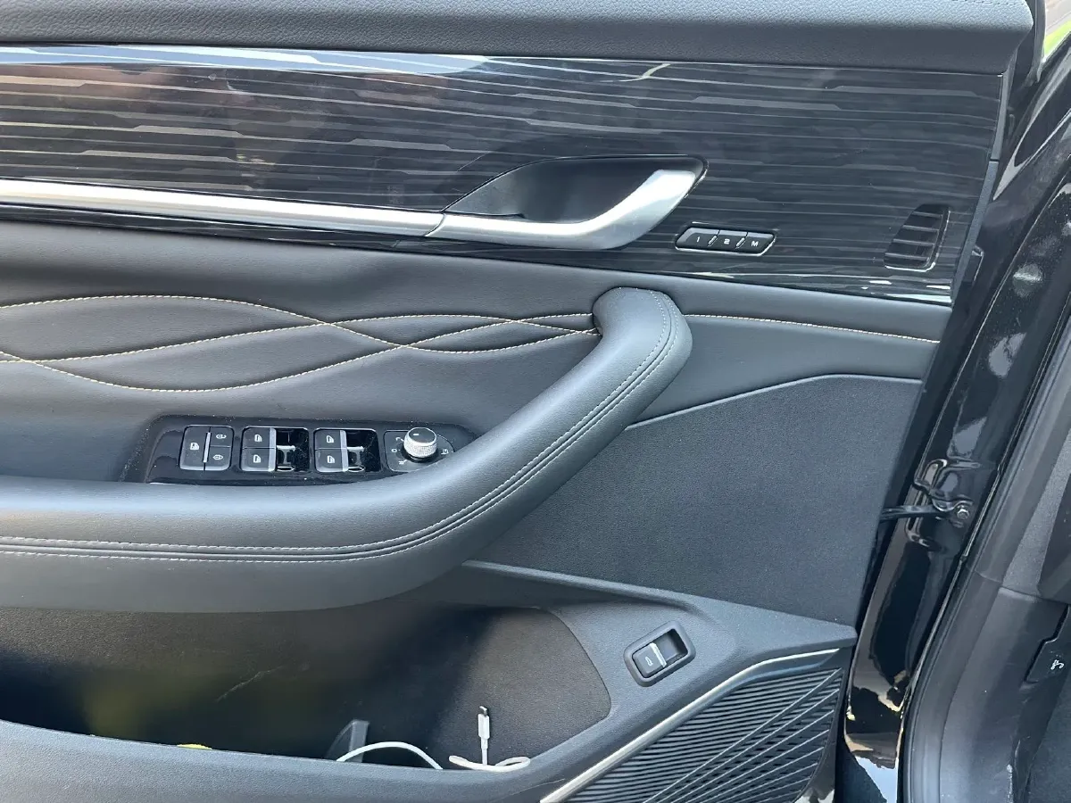 2024 Geely Monjaro 2.0T 218HP L4 7DCT,autocango,china used car exporter,china ev exporter,chinese used car exporter,chinese used ev exporter