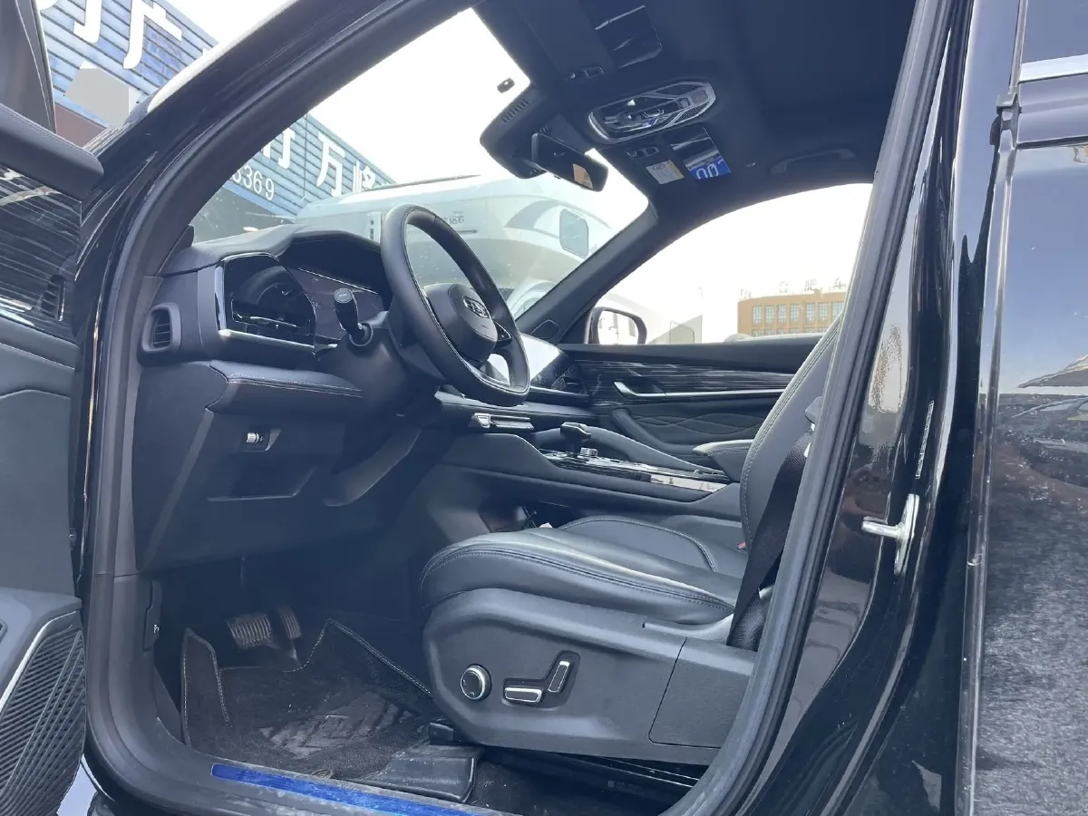 2024 Geely Monjaro 2.0T 218HP L4 7DCT,autocango,china used car exporter,china ev exporter,chinese used car exporter,chinese used ev exporter