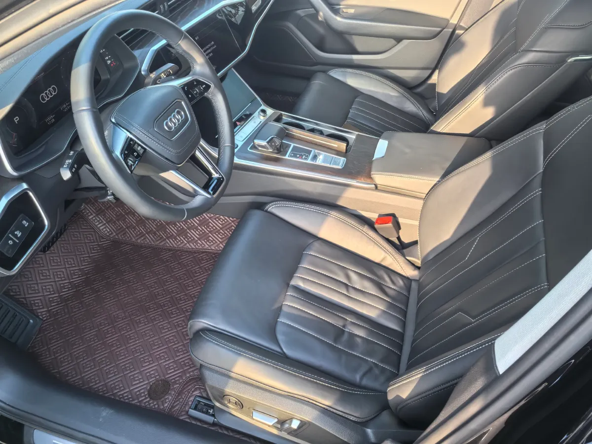 2023 Audi A6L 2.0T 245HP L4 7DCT,autocango,china used car exporter,china ev exporter,chinese used car exporter,chinese used ev exporter