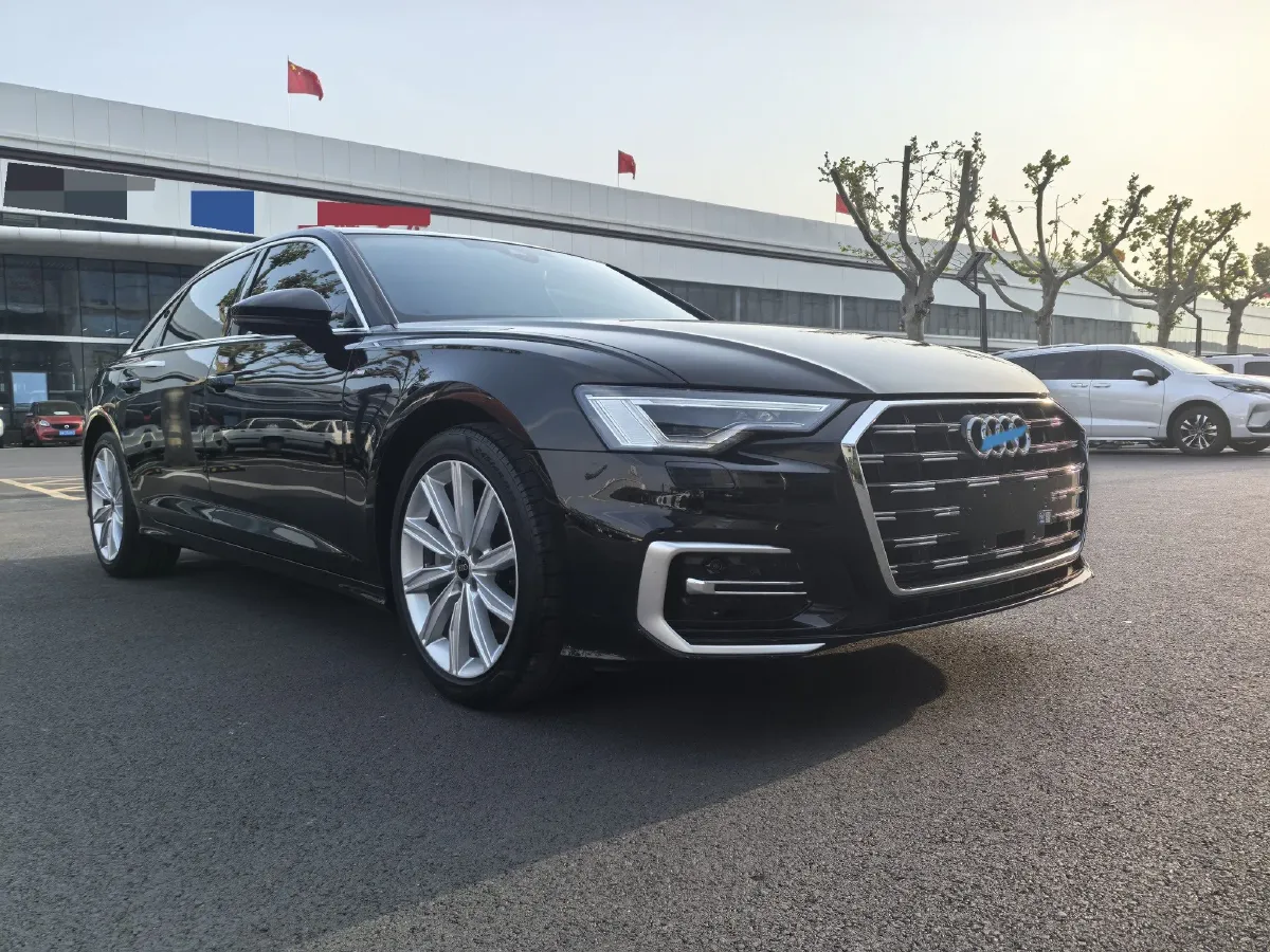 2023 Audi A6L 2.0T 245HP L4 7DCT,autocango,china used car exporter,china ev exporter,chinese used car exporter,chinese used ev exporter