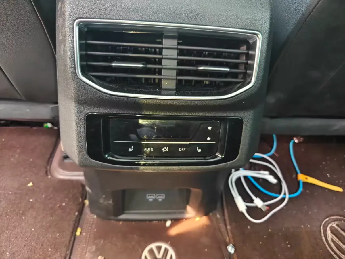 2023 Volkswagen Talagon 2.0T 220HP L4 7DCT,autocango,china used car exporter,china ev exporter,chinese used car exporter,chinese used ev exporter