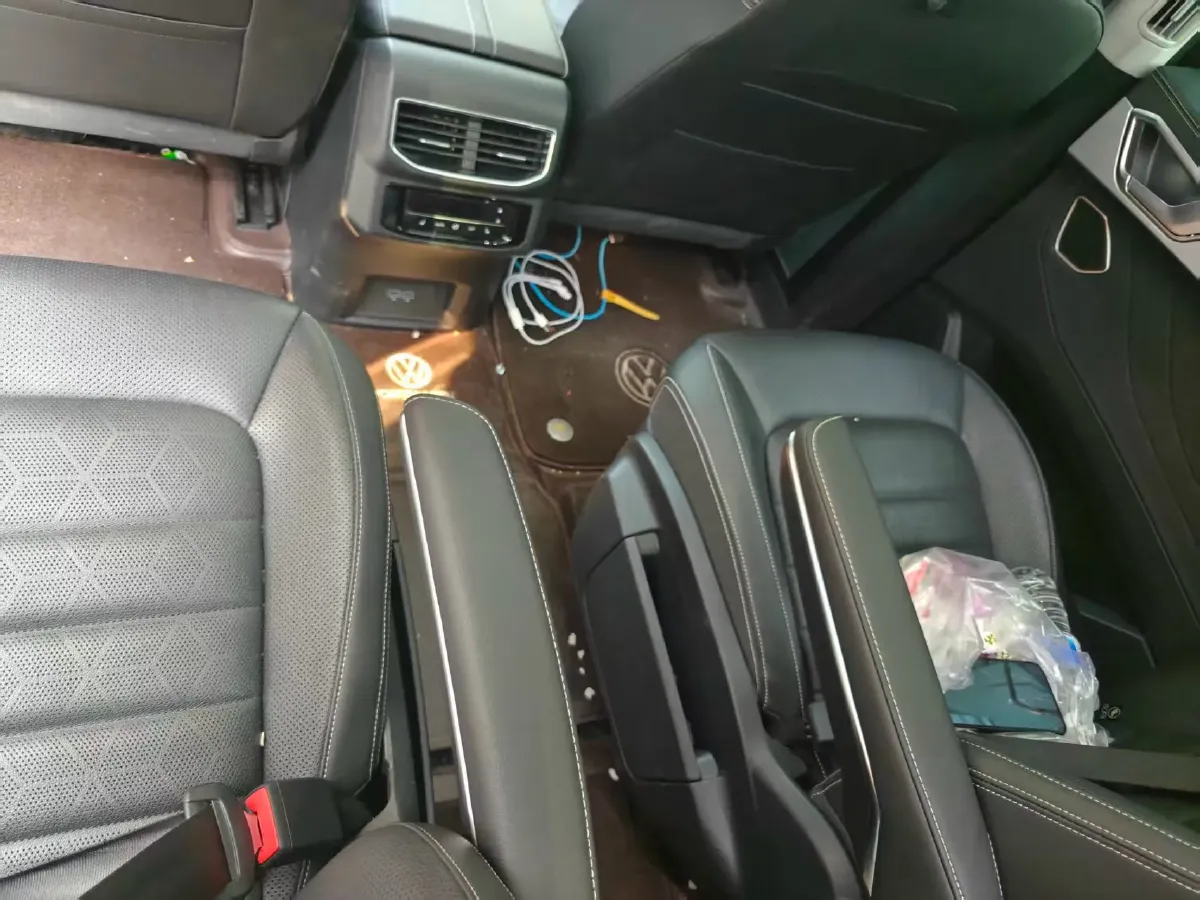 2023 Volkswagen Talagon 2.0T 220HP L4 7DCT,autocango,china used car exporter,china ev exporter,chinese used car exporter,chinese used ev exporter