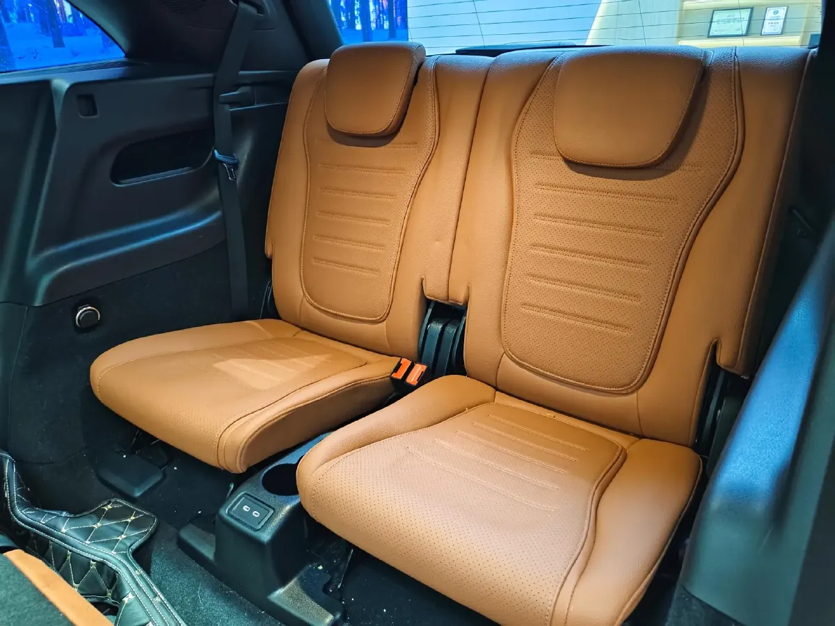 2023 Mercedes-Benz GLC Class 2.0T 204HP L4 9AT,autocango,china used car exporter,china ev exporter,chinese used car exporter,chinese used ev exporter