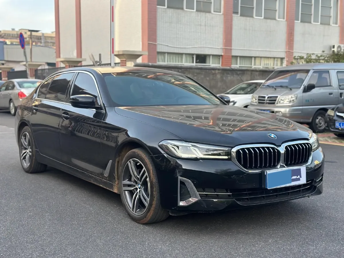 2022 BMW 5 Series 2.0T 252HP L4 8AT,autocango,china used car exporter,china ev exporter,chinese used car exporter,chinese used ev exporter