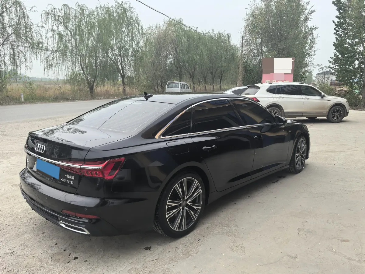 2021 Audi A6L 2.0T 224HP L4 7DCT,autocango,china used car exporter,china ev exporter,chinese used car exporter,chinese used ev exporter