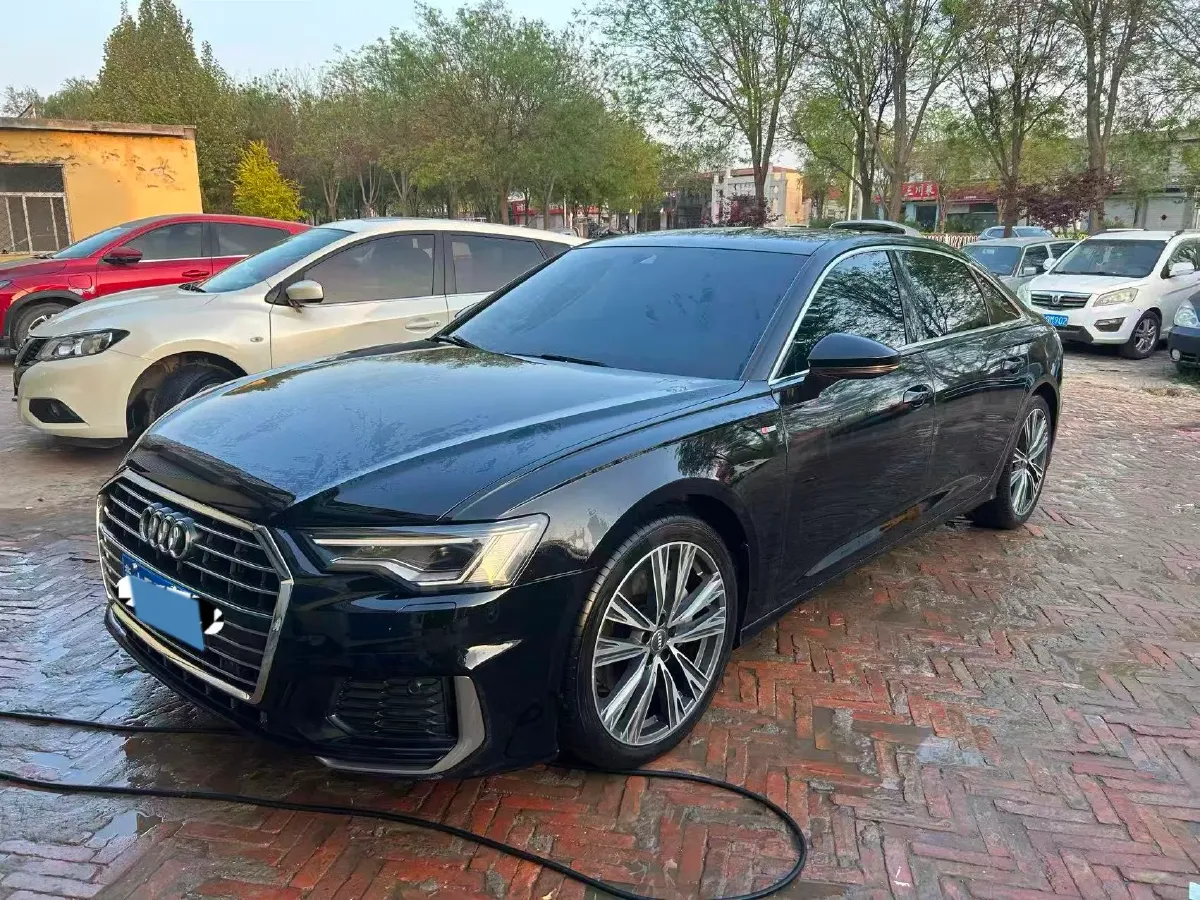 2021 Audi A6L 2.0T 224HP L4 7DCT,autocango,china used car exporter,china ev exporter,chinese used car exporter,chinese used ev exporter