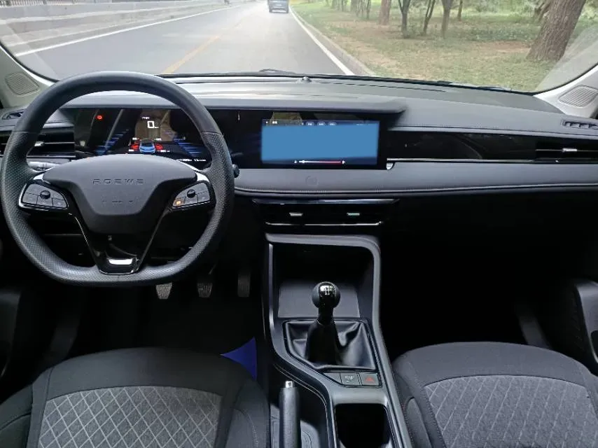 2023 Roewe i5 1.5L 129HP L4 5MT,autocango,china used car exporter,china ev exporter,chinese used car exporter,chinese used ev exporter