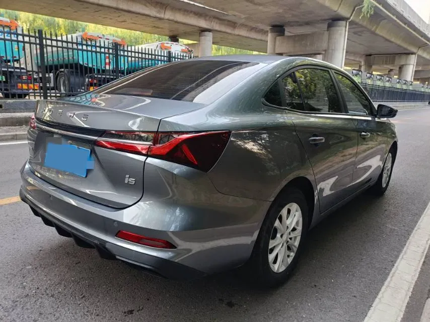 2023 Roewe i5 1.5L 129HP L4 5MT,autocango,china used car exporter,china ev exporter,chinese used car exporter,chinese used ev exporter