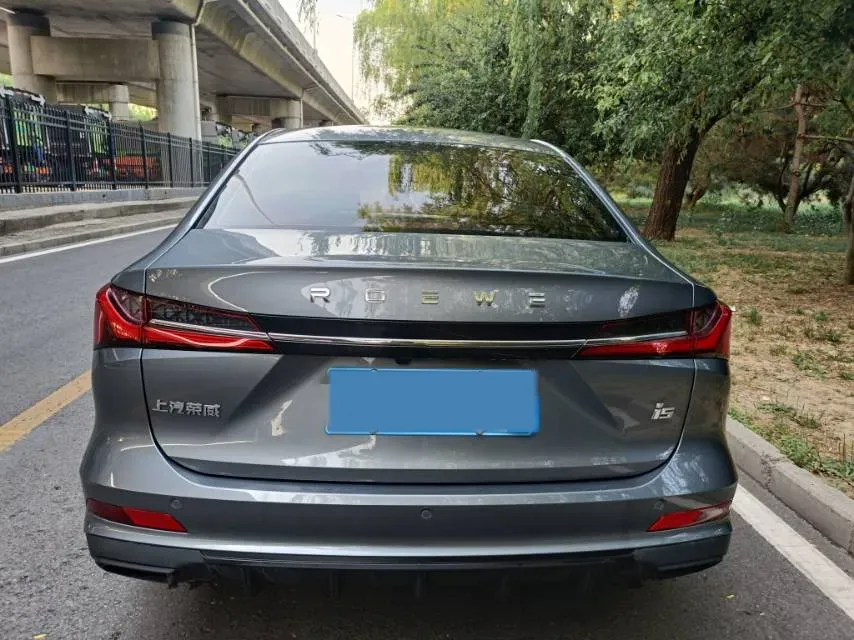2023 Roewe i5 1.5L 129HP L4 5MT,autocango,china used car exporter,china ev exporter,chinese used car exporter,chinese used ev exporter