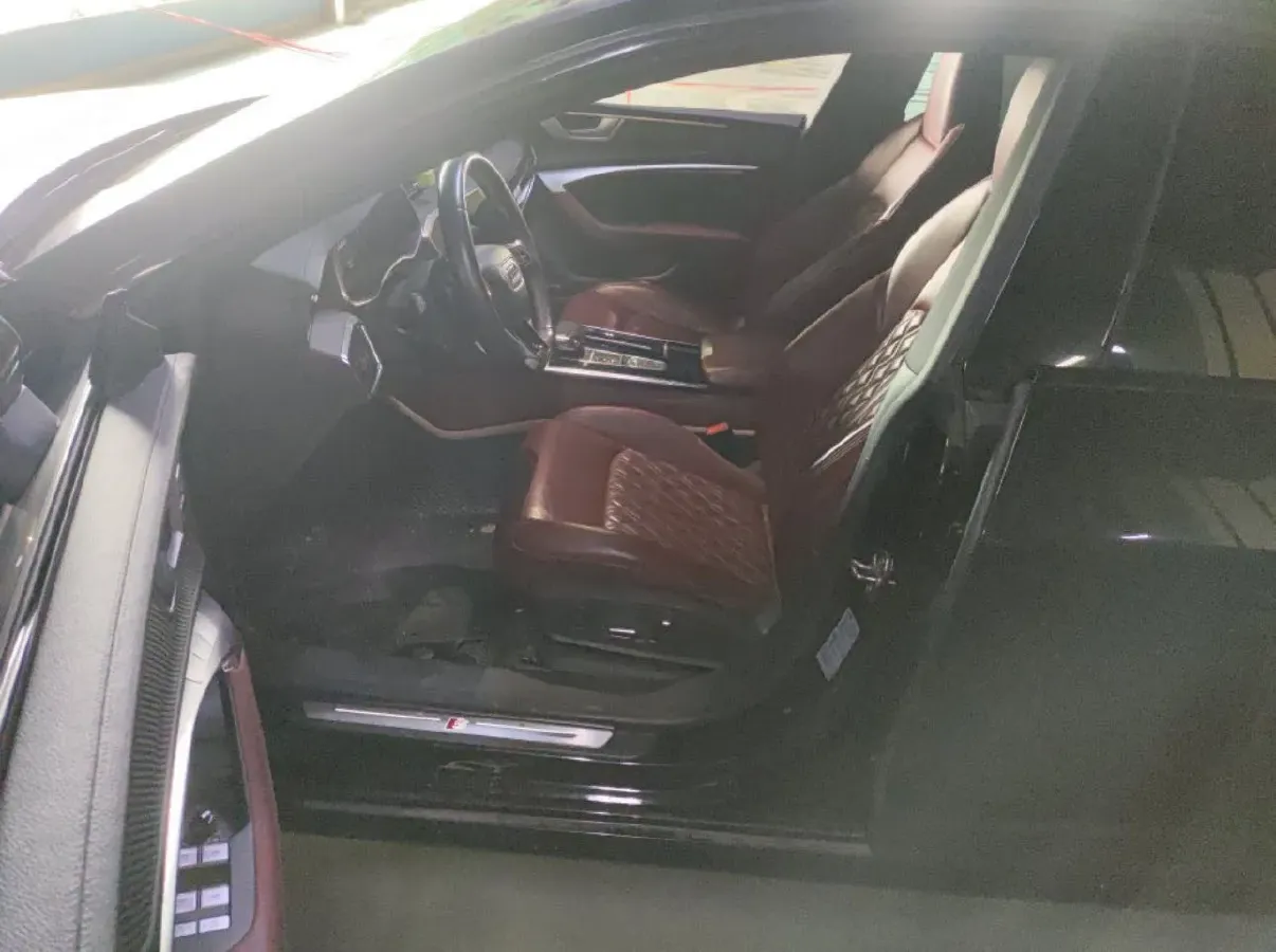 2022 Audi A7L 2.0T 245HP L4 7DCT,autocango,china used car exporter,china ev exporter,chinese used car exporter,chinese used ev exporter