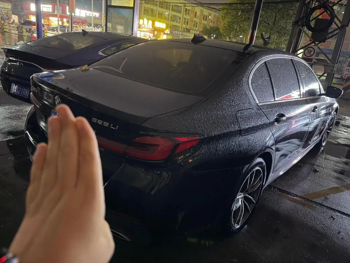 2022 BMW 5 Series 2.0T 184HP L4 8AT,autocango,china used car exporter,china ev exporter,chinese used car exporter,chinese used ev exporter