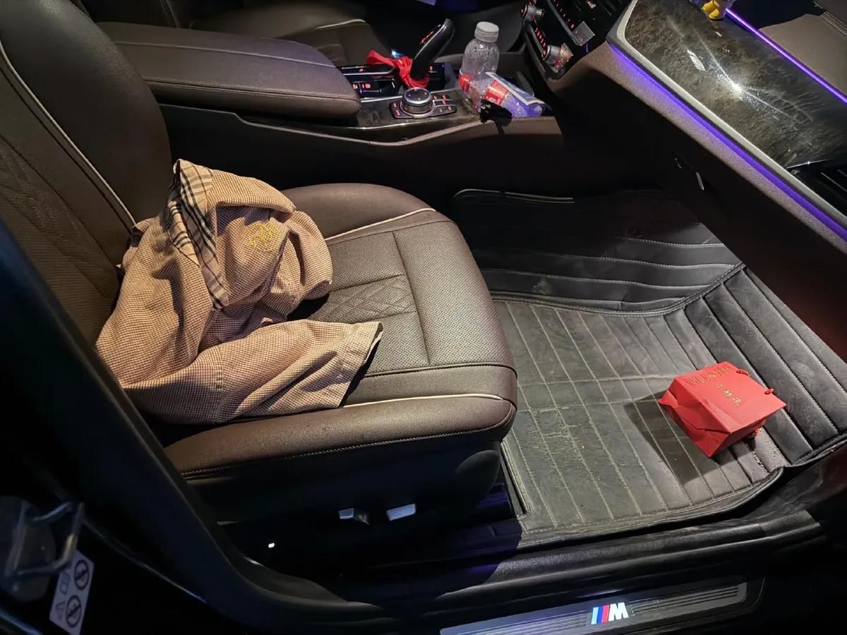 2022 BMW 5 Series 2.0T 184HP L4 8AT,autocango,china used car exporter,china ev exporter,chinese used car exporter,chinese used ev exporter