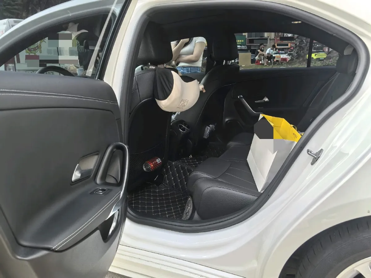 2022 Mercedes-Benz A Class 1.3T 163HP L4 7DCT,autocango,china used car exporter,china ev exporter,chinese used car exporter,chinese used ev exporter