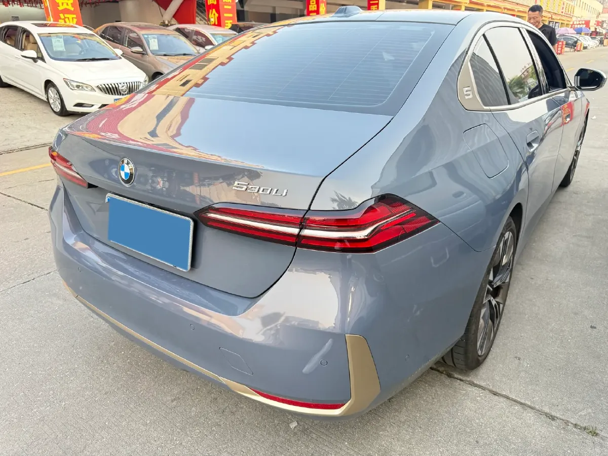 2024 BMW 5 Series 2.0T 258HP L4 8AT,autocango,china used car exporter,china ev exporter,chinese used car exporter,chinese used ev exporter