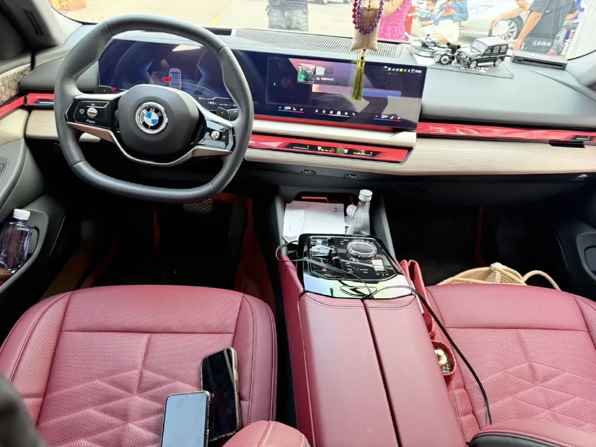 2024 BMW 5 Series 2.0T 258HP L4 8AT,autocango,china used car exporter,china ev exporter,chinese used car exporter,chinese used ev exporter