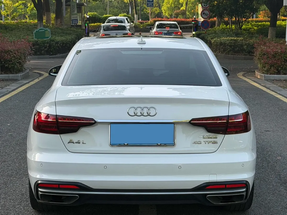 2020 Audi A4L 2.0T 190HP L4 7DCT,autocango,china used car exporter,china ev exporter,chinese used car exporter,chinese used ev exporter