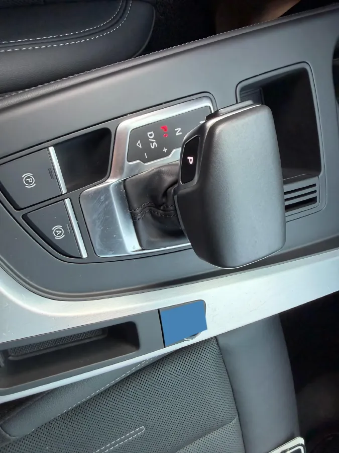 2020 Audi A4L 2.0T 190HP L4 7DCT,autocango,china used car exporter,china ev exporter,chinese used car exporter,chinese used ev exporter