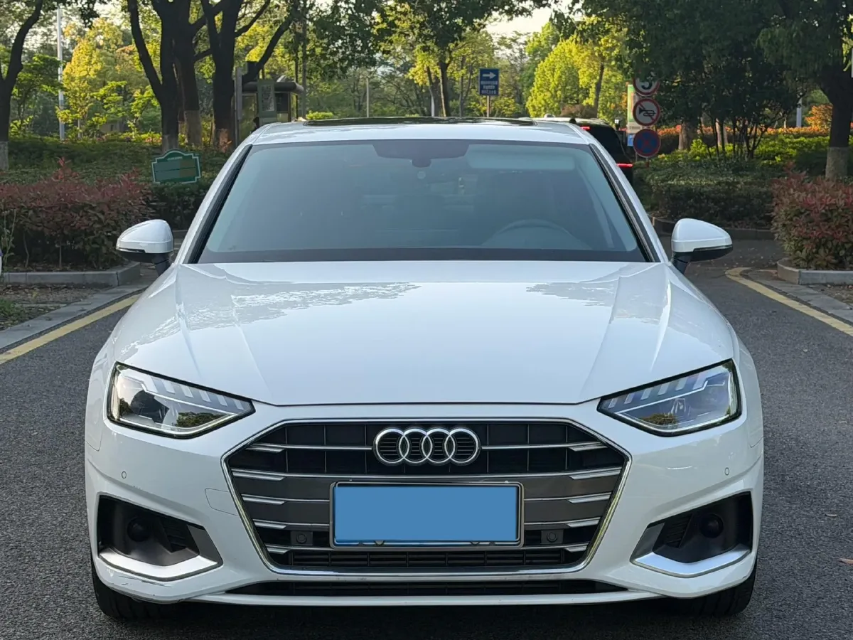 2020 Audi A4L 2.0T 190HP L4 7DCT,autocango,china used car exporter,china ev exporter,chinese used car exporter,chinese used ev exporter
