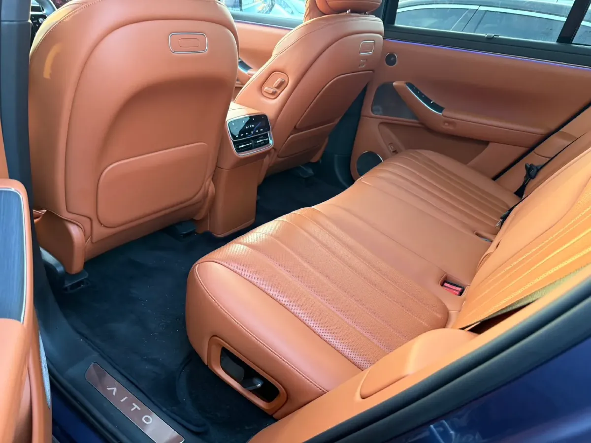 2026 AITO AITO M7 REEV 160HP REEV,autocango,china used car exporter,china ev exporter,chinese used car exporter,chinese used ev exporter