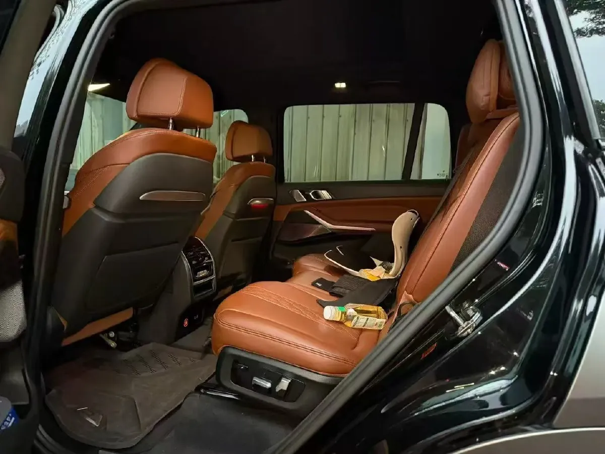 2020 BMW X7 3.0T 340HP L6 8AT,autocango,china used car exporter,china ev exporter,chinese used car exporter,chinese used ev exporter