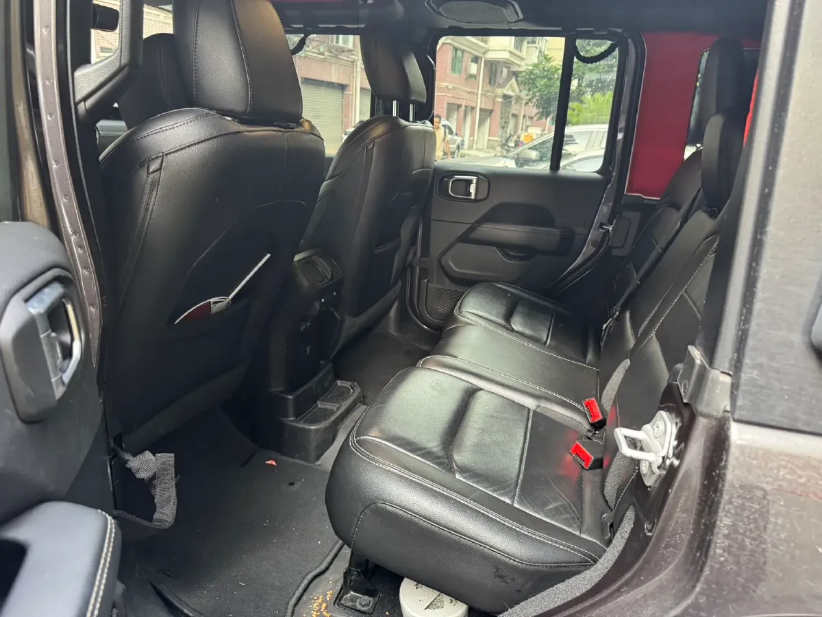 2021 Jeep Wrangler 2.0T 266HP L4 8AT,autocango,china used car exporter,china ev exporter,chinese used car exporter,chinese used ev exporter