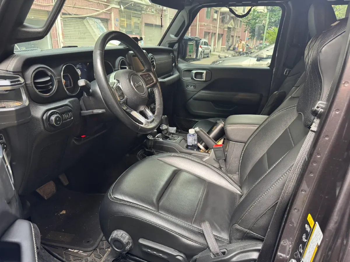 2021 Jeep Wrangler 2.0T 266HP L4 8AT,autocango,china used car exporter,china ev exporter,chinese used car exporter,chinese used ev exporter