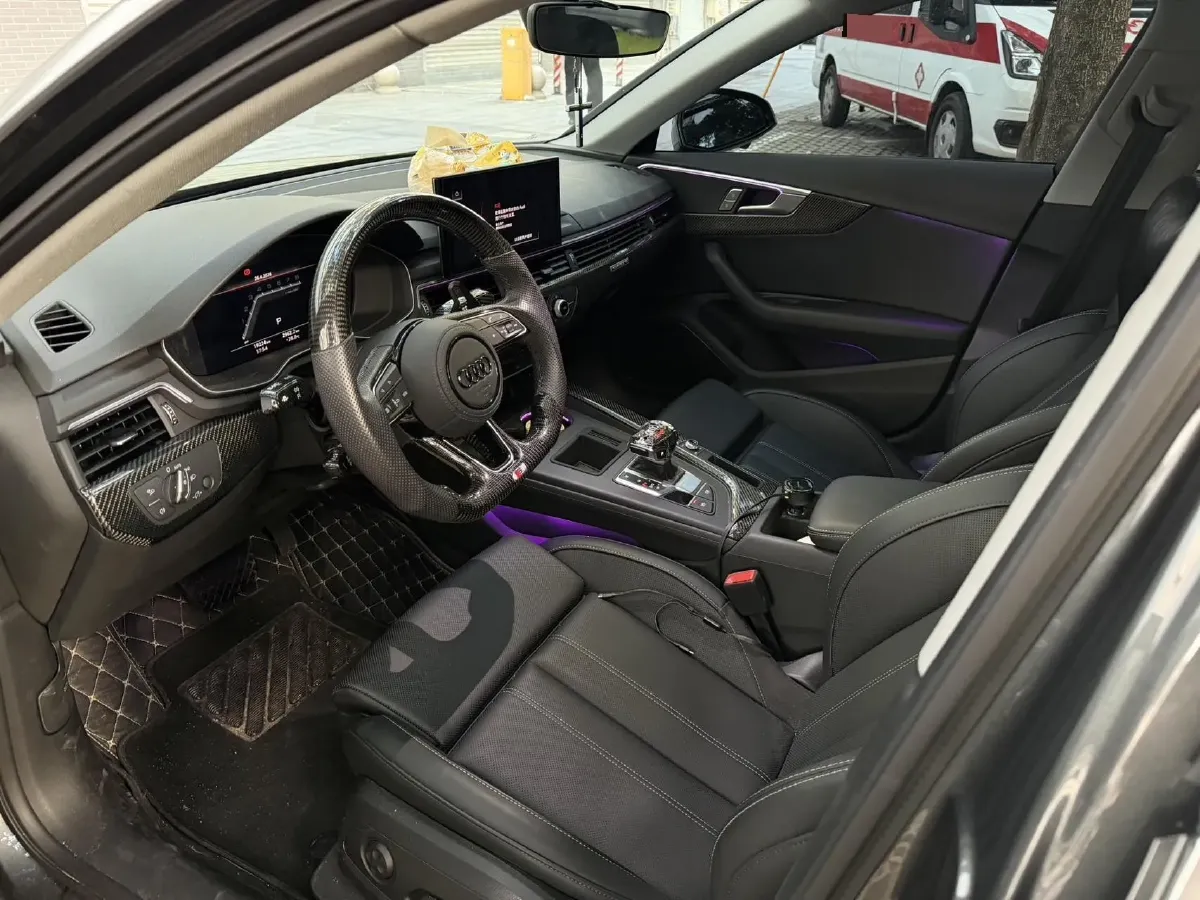 2024 Audi A4L 2.0T 190HP L4 7DCT,autocango,china used car exporter,china ev exporter,chinese used car exporter,chinese used ev exporter