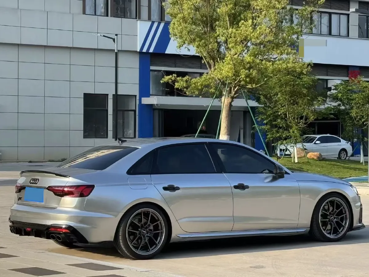 2024 Audi A4L 2.0T 190HP L4 7DCT,autocango,china used car exporter,china ev exporter,chinese used car exporter,chinese used ev exporter