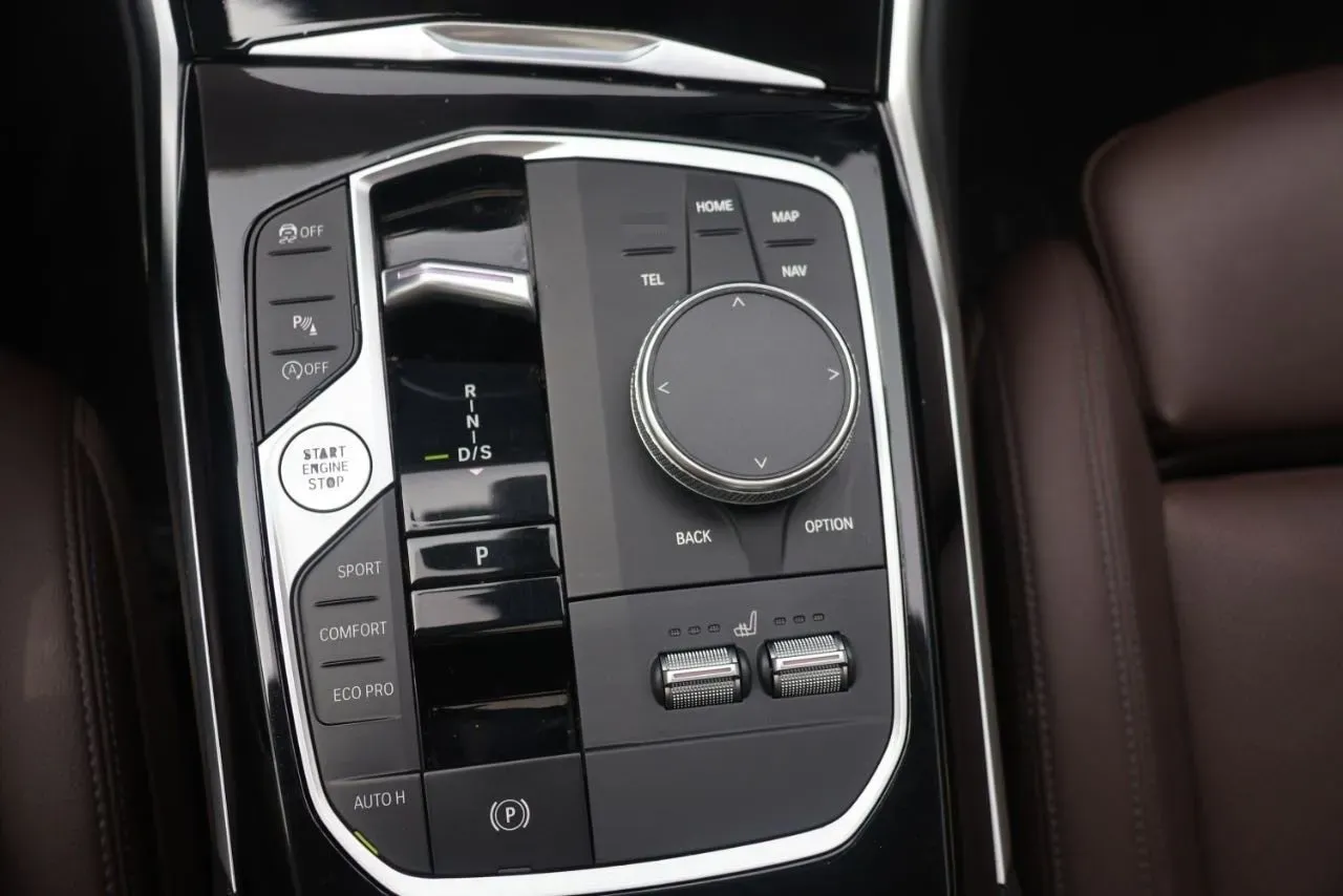 2023 BMW 3 Series 2.0T 156HP L4 8AT,autocango,china used car exporter,china ev exporter,chinese used car exporter,chinese used ev exporter