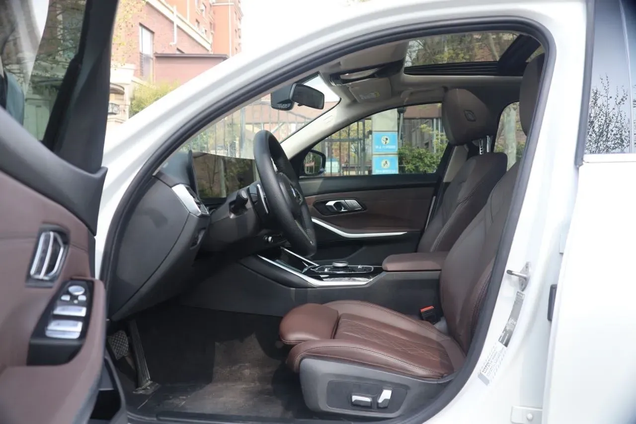 2023 BMW 3 Series 2.0T 156HP L4 8AT,autocango,china used car exporter,china ev exporter,chinese used car exporter,chinese used ev exporter