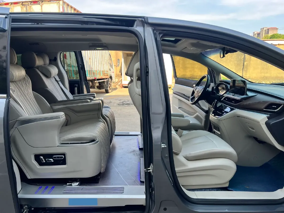 2021 Buick GL8 2.0T 237HP L4 9AT,autocango,china used car exporter,china ev exporter,chinese used car exporter,chinese used ev exporter