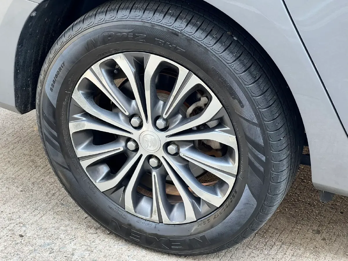 2021 Buick GL8 2.0T 237HP L4 9AT,autocango,china used car exporter,china ev exporter,chinese used car exporter,chinese used ev exporter