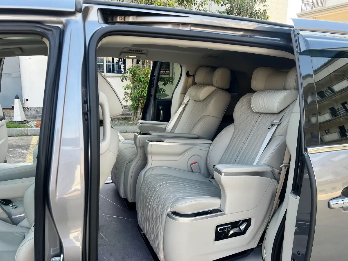 2021 Buick GL8 2.0T 237HP L4 9AT,autocango,china used car exporter,china ev exporter,chinese used car exporter,chinese used ev exporter