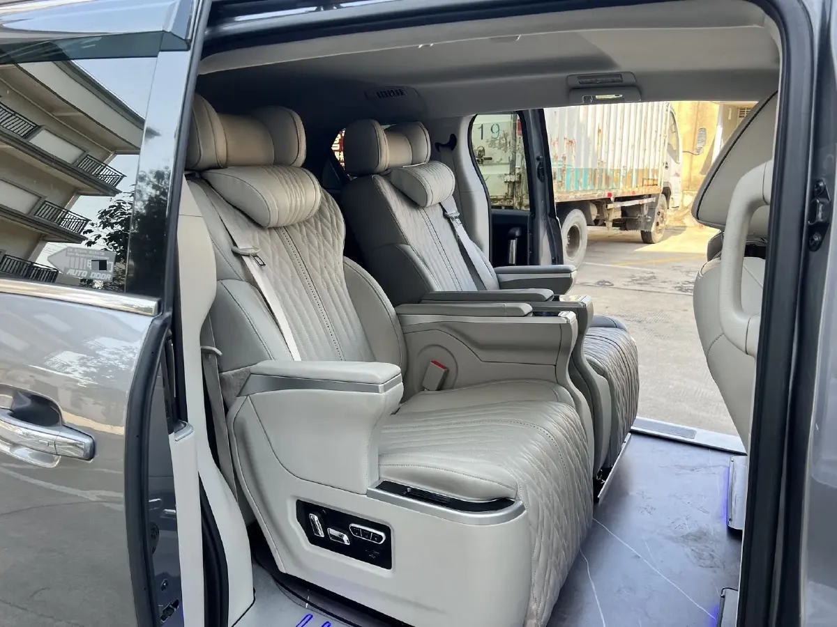 2021 Buick GL8 2.0T 237HP L4 9AT,autocango,china used car exporter,china ev exporter,chinese used car exporter,chinese used ev exporter