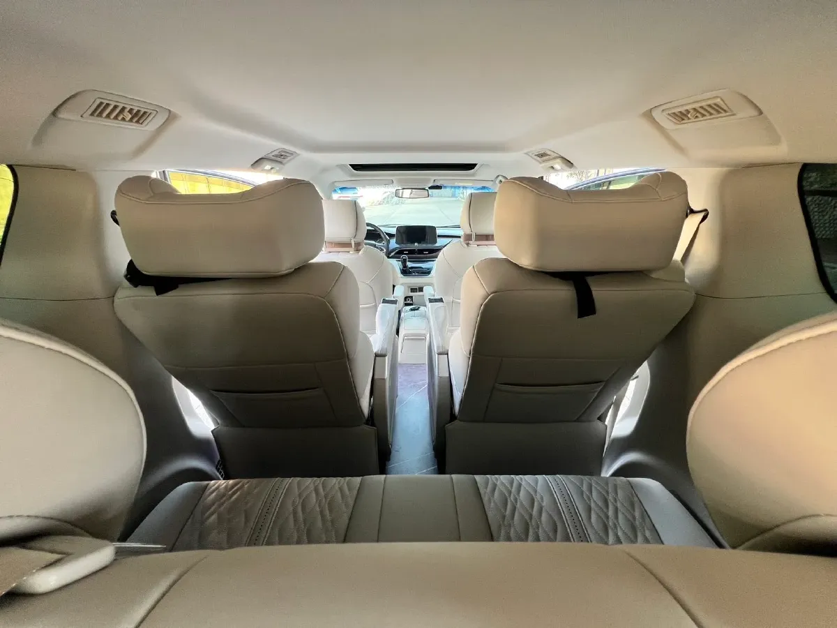 2021 Buick GL8 2.0T 237HP L4 9AT,autocango,china used car exporter,china ev exporter,chinese used car exporter,chinese used ev exporter