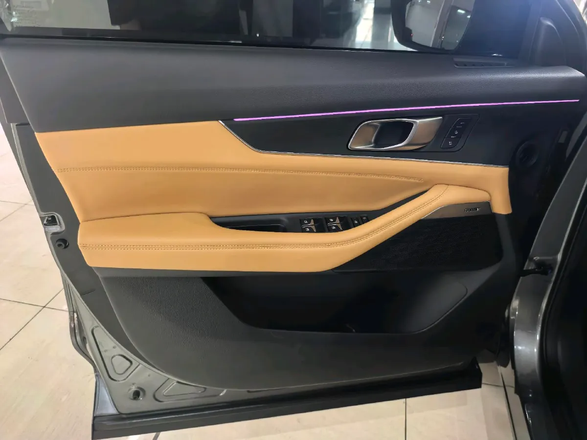 2021 ChangAn UNI-K 2.0T 233HP L4 8AT,autocango,china used car exporter,china ev exporter,chinese used car exporter,chinese used ev exporter