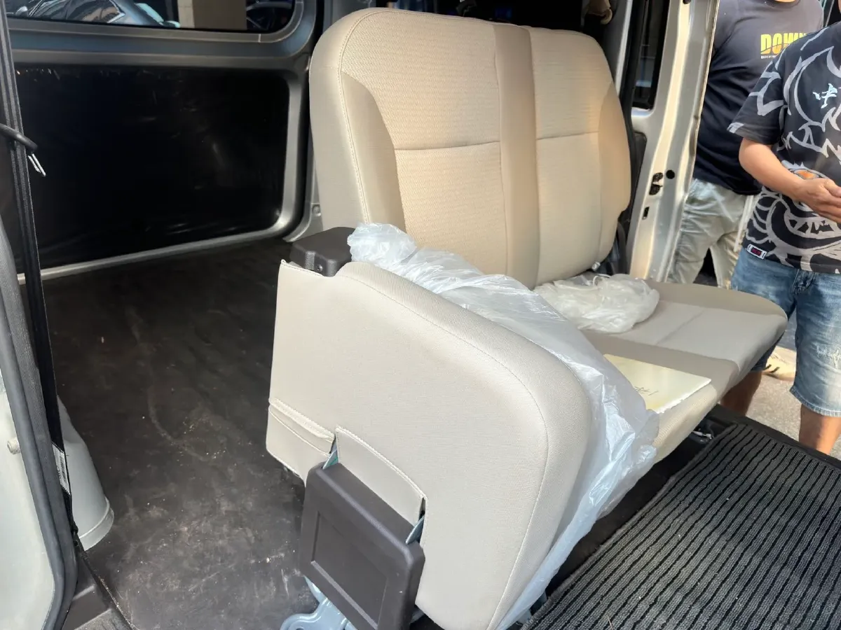 2019 WuLing HongGuang V 1.5L 105HP L4 5MT,autocango,china used car exporter,china ev exporter,chinese used car exporter,chinese used ev exporter